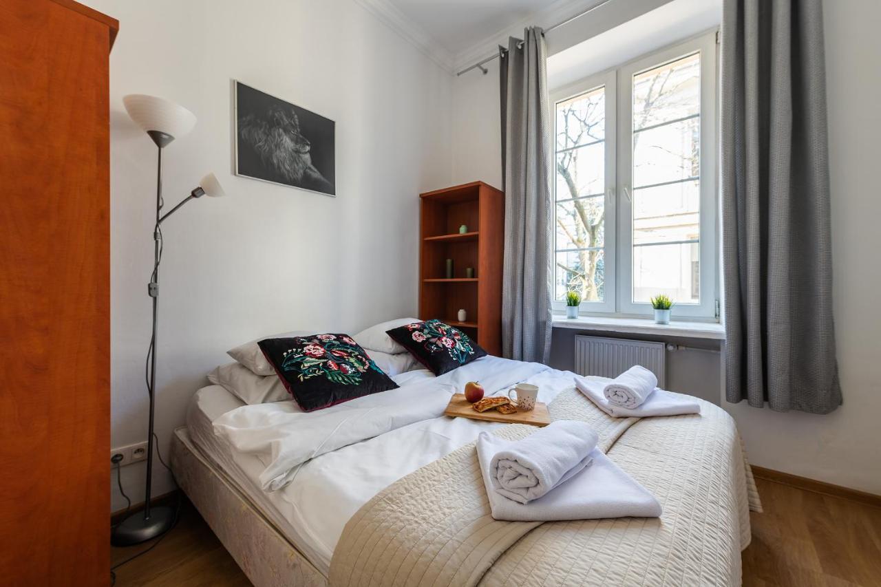 Miodowa Street P&O Serviced Apartments Varsó Kültér fotó